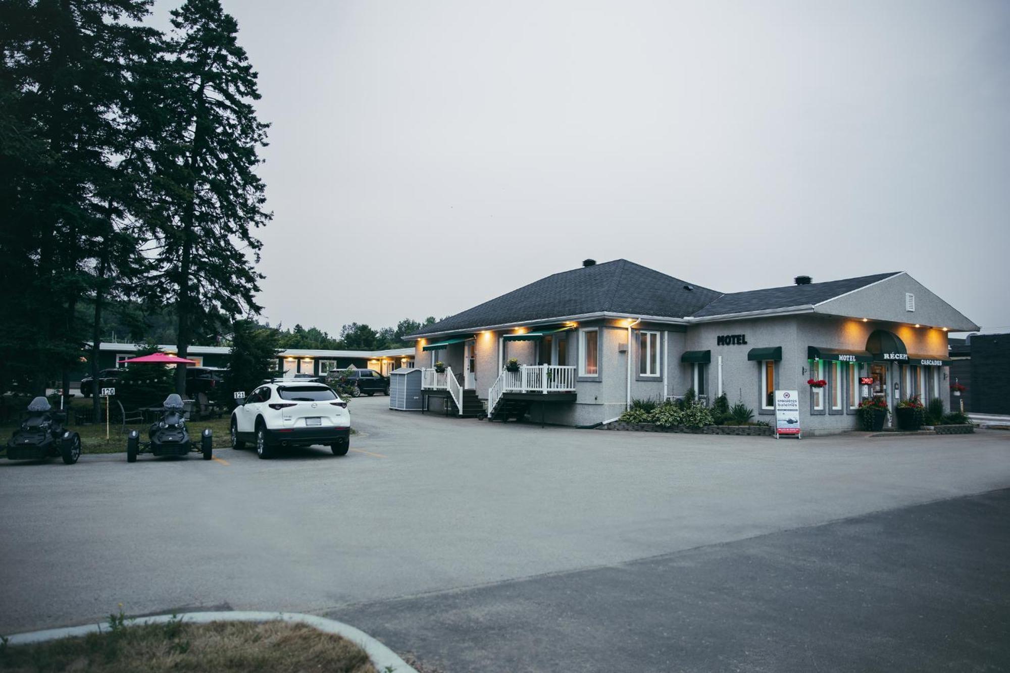 Motel Des Cascades Baie-Saint-Paul Εξωτερικό φωτογραφία